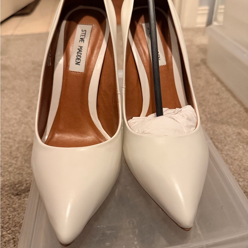 NEW! Steve Madden White Women's Heels - Picture 2 of 4